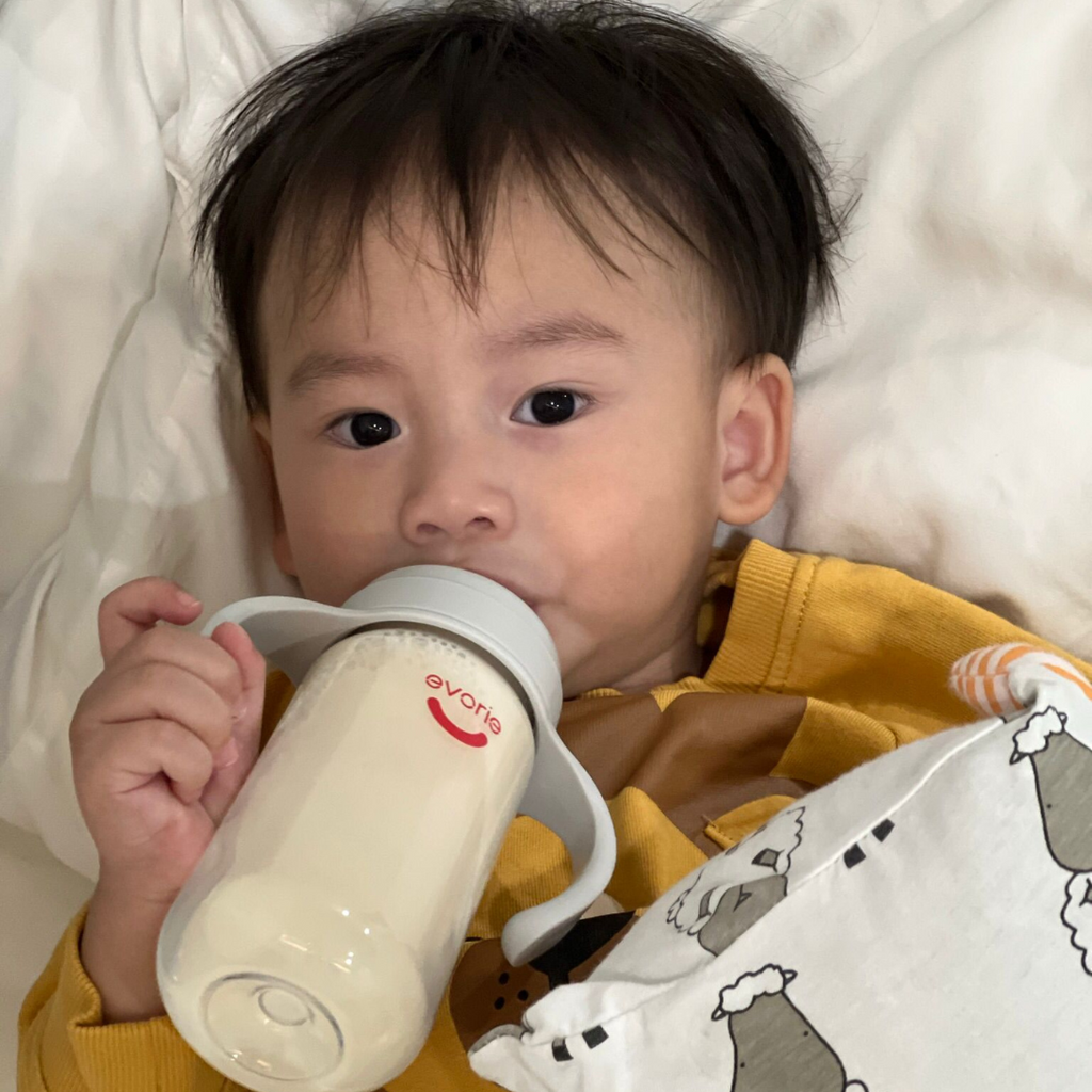 When Can Babies Hold Their Own Bottle? - Kinedu Blog